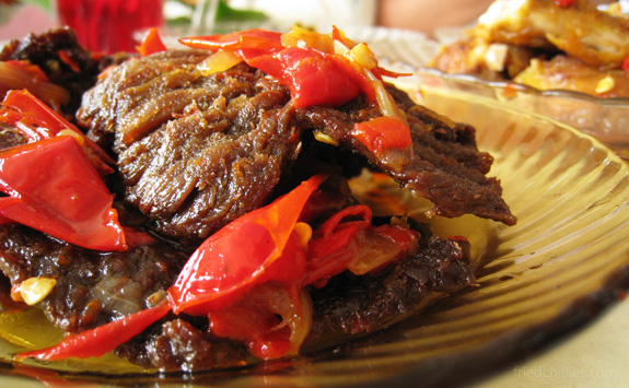 [Sumber: www.indoradio.nl]